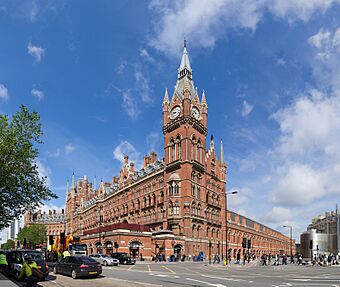 St Pancras Railway Station 2012-06-23.jpg