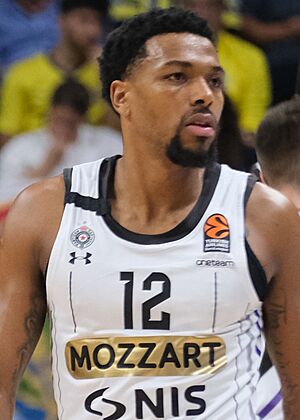 Sterling Brown 12 KK Partizan EuroLeague 20241101 (1) (cropped).jpg