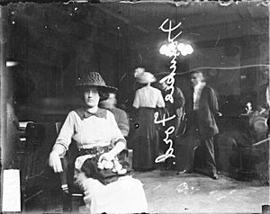 Vice squad interrogation in Calumet City 1912 ichicdn n059451