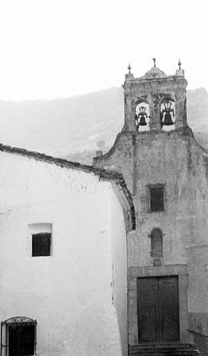 Vista de la iglesia de Tormos (Alicante)