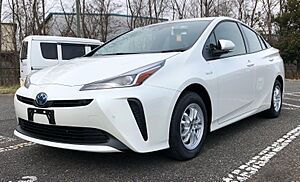 2019 Toyota Prius (ZVW50R) 1.8 Hybrid liftback (2018-12-19) 01