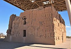 2021 Sivan Vahkih, Casa Grande Ruins, north facade