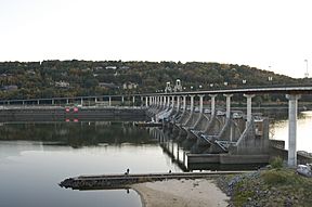 Big Dam Bridge.jpg