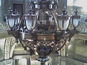 ChandelierRaisingInMissouriCapitol