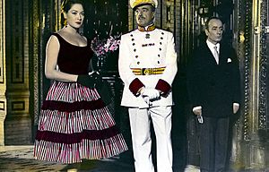 Columba Domínguez and Vittorio De Sica in Pan, amor y... Andalucía (1958)