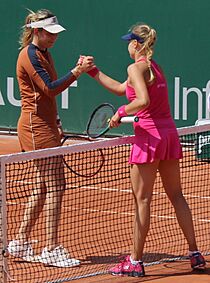 Donna Vekic and Dayana Yastremska (Roland Garros 2023) 01 (cropped)