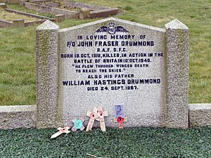 Drummond CWGC gravestone, Thornton Cemetery