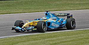 Fisichella (Renault) qualifying at USGP 2005