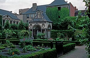 GARDENS IN THE RUBENS HOUSE - ANTWERP