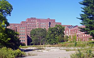 Hudson River Psychiatric Center front view