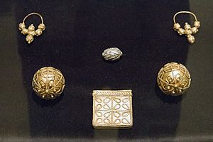Jewellery from the Princely burial from Kolín, 850-900 AD, 187594
