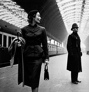 Lisa Fonssagrives at Paddington Station, London, 1951