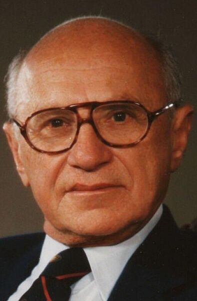 Milton Friedman close-up (cropped)