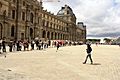 Queue-to-the-Louvre