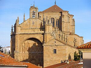 Salamanca - Convento de San Esteban, fachada occidental 01