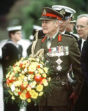 Sir Phillip Bennett preparing to lay wreath, May 7, 1992.JPEG