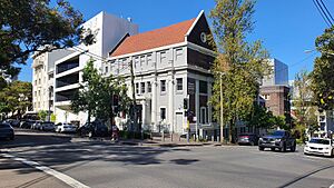 Sydney Jewish Museum Darlinghurst Road - Burton Street junction view.jpg