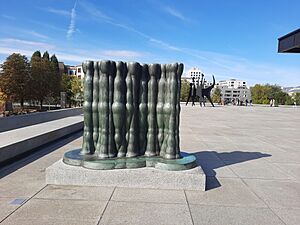 Tiergarten Neue Nationalgalerie Joannis Avramidis - Polis-001