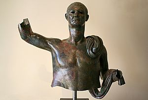 0 Statue virile - Museo Gregoriano Etrusco