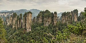 1 zhangjiajie huangshizhai wulingyuan panorama 2012