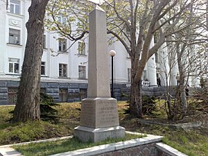 Captan Charles Clerke grave - panoramio