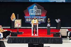 DB Ronde Barber Inducted into Pro Football Hall of Fame