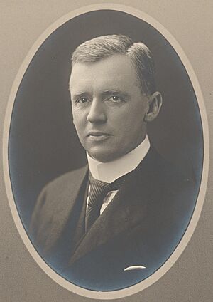 Henry Barwell 1910 (cropped).jpg