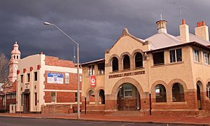 Inverell Post Office,NSW, Australia (monument?).jpg