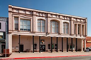 LacyBuilding (1 of 1)