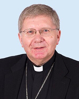 Mons. Menendez Fernandez (30279524134)