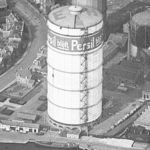 NIMH - 2011 - 0122 - Aerial photograph of Eindhoven, The Netherlands - 1920 - 1940, Gas holder