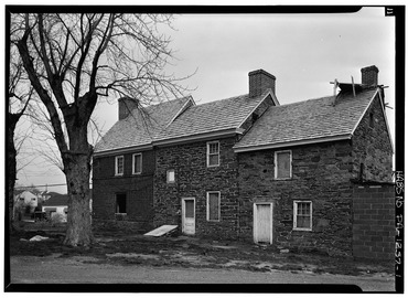 NORTH (REAR) FACADES - Thomas Massey House, Lawrence and Springhouse Roads (Marple Township), Broomall, Delaware County, PA HABS PA,23-BROOM.V,1-1