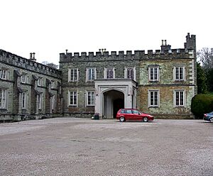 Port Eliot - Main Entrance - geograph.org.uk - 1127095