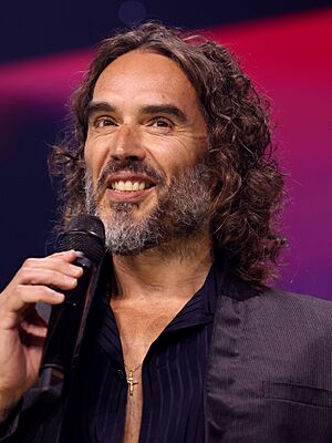 Russell Brand (54670634113) (cropped).jpg