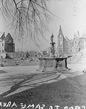 SC 335309 - City square of Hildesheim, Germany. (52240573993)