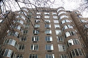 W 54th St Mar 2021 16