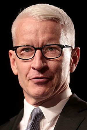 Anderson Cooper (44675408934) (cropped).jpg