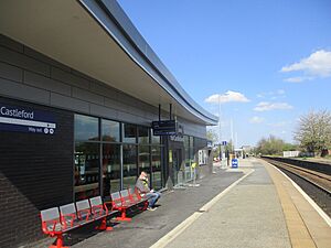 Castleford railway station (24th April 2021) 004
