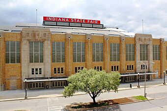 Coliseum Exterior 2014.JPG