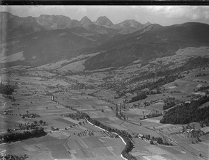 ETH-BIB-Gürbetal, Wattenwil, Gantrisch v. N. aus 600 m-Inlandflüge-LBS MH01-004845