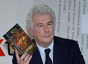 Ken Follett with his book Eisfieber (English-'Whiteout')