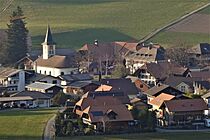 Linden 06 Linden (BE) – Ortskern mit Kirche
