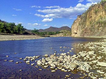 Río mayo en Mesa Colorada.jpg