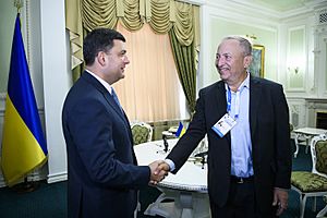 Volodymyr Groysman and Lawrence Summers in Ukraine - 2018 (MUS6894)