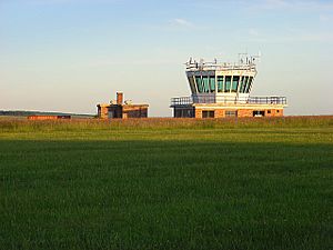 Air traffic control, Netheravon Airfield - geograph.org.uk - 457236