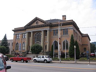 Carnegie Free Library in Beaver Falls.jpg