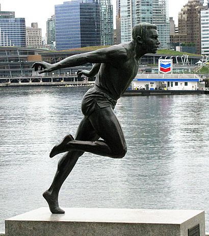 Harry Jerome, statue, Vancouver.jpg