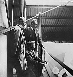 Léopold Survage (left) with Robert Delaunay and Albert Gleizes prior to L'exposition universelle de 1937