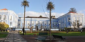 Largo 2 de Março, Ponta Delgada (16863454855) (cropped)