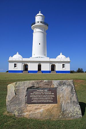 Macquarie Lighthouse, Dunbar Head.jpg